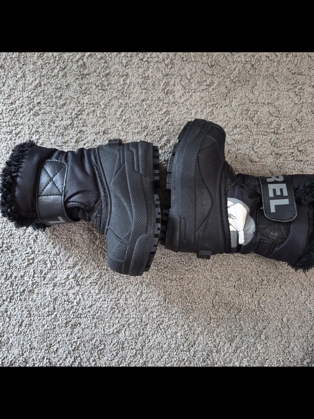 Sorel black kids